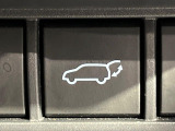 【パワーバックドア】スマートキーや運転席のボタンを押すだけでリアゲートが自動で開閉します!荷物を持っている時や、高い位置にあるバックドアを閉める際に便利な機能です♪