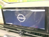【メーカー純正ナビ】インテリアに溶け込むスタイリッシュな「専用設計」メーカーナビを装備♪視認性や操作性など基本性能にも優れ、より上質なカーライフをお楽しみいただけます。