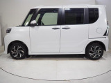 外装に目立つようなキズや凹みはみられず状態良く保たれていますが、中古車なので全くの無キズということはありません。外装の状態につきましては実車にてご確認をお願いします。