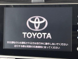【メーカー純正ナビ】インテリアに溶け込むスタイリッシュな「専用設計」メーカーナビを装備♪視認性や操作性など基本性能にも優れ、より上質なカーライフをお楽しみいただけます。