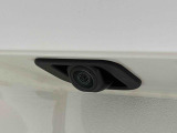 ナビゲーション等を装着した場合にバックするとき後方の安全確認ができるバックカメラが付いてます