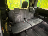 3列目シートはもちろん状態良好☆大人でもゆったりと座って頂けますので、大人数でのお出かけもラクラクです♪ご家族で、気の知れた仲間で、ドライブに行くのが楽しみですね♪