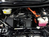 エンジンとモーターが協調して走る先進のハイブリッドシステム。地球環境に優しいパワーユニットです!