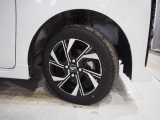 実車はアルミホイール組みの夏用タイヤを装着しています。