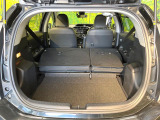 普段のお買い物や通勤、送迎等に十分な荷室スペースを確保しております。セカンドシートを倒すと、大きな荷物の積載も可能です♪