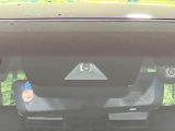 【トヨタセーフティセンス】走行中に前方の車両等を認識し、衝突しそうな時は警報とブレーキで衝突回避と被害軽減をアシスト。より安全にドライブをお楽しみいただけます。