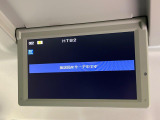 【フリップダウンモニター】大画面モニターで後席でもエンタメをお楽しみいただけます。小さなお子様にも大人気の装備です♪