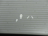 運転中の視線移動を少なくするヘッドアップディスプレイ。運転中でも車速などの情報が格段に確認しやすくなります。