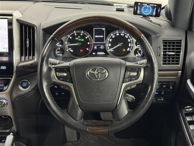 りょう トヨタ ランドクルーザー200 4.6 ZX 4WD 4WD 本革シート の中古車詳細