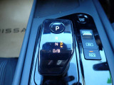 電子式シフトレバーが装備されております♪