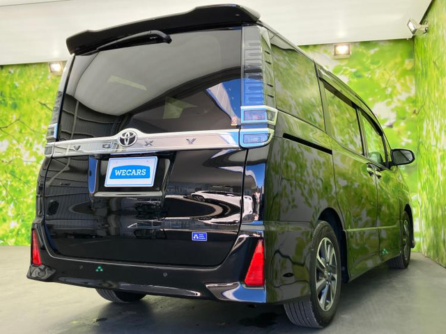 トヨタ ヴォクシー 2.0 ZS 煌III の中古車詳細 (42,550km, ブラック