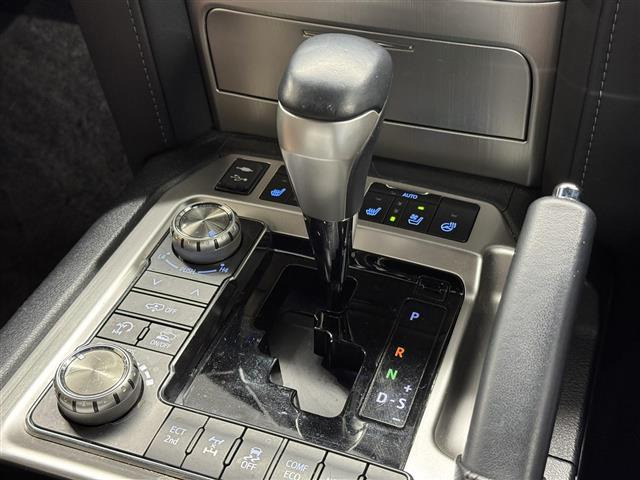 トヨタ ランドクルーザー200 4.6 ZX 4WD 4WD 本革シート の中古車詳細