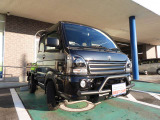 チョイ上げ☆14アルミ☆ATタイヤ☆5MT☆4WD☆デフロック☆FRバンパーガード☆漢のオールブラック特別仕様車☆