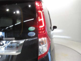 LEDテールライトです。省電力、高輝度のLEDは明るく照らすので夜間運転時の視認性を高めます。スタイリッシュな見た目で細かいところもこだわりたいあなたに!