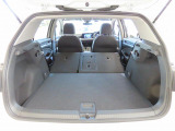 後席を倒すとこれだけの荷室スペースが確保出来ます。