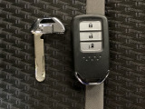スマートキー付きですからドアロックの開閉およびエンジンスタートが楽々です。電動スライドドアの開け閉めもボタンで操作できます。