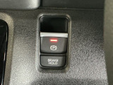 パーキングブレーキはスマートな電子制御式と合わせて渋滞時等にブレーキペダルから足を離しても停車状態を保持してくれるオートブレーキホールド機能で運転が楽になります。スタートはアクセルペダルを踏むだけ