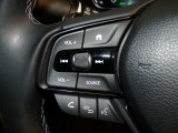【ステアリングリモコン】ステアリングにオーディオ調節可能なスイッチが装備されていますので運転中でも視線をそらさずにオーディオの調節が可能です!