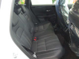 運転席の足元も広く運転しやすいです!!