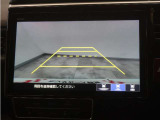 バックカメラ搭載です!車庫入れが苦手な人はもちろん、車両感覚に自信がある人にもお勧めです!見えない箇所が見えるようになるので、低い障害物や隠れてしまっている子供の存在等にも気付く事が出来ます。