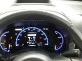 とっても見やすいメーターです。夜間時はラグジュアリーな気分にさせてくれる照明が魅力ですので、夜のドライブも楽しみになりますよ♪