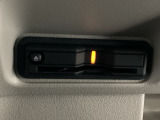ハンドルの左下にETCがついています。高速道路の料金所の通過も楽々です。 カードの取り出しもしやすい場所についています。