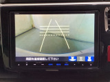 バックでの車庫入れも安心です! リアカメラが付いているバックモニター付のナビを装備しております。操作線もついており距離感も画面から確認できます。