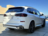 BMWのお車は、&ldquo;駆け抜ける歓び&rdquo;を体現しております。走行の安定性とコーナリングの良さを追求し、思い通りにハンドルの操作可能です。