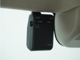 ◆ドライブレコーダー◆映像・音声などを記録する自動車用の装置です。 もしもの事故の際の記録はもちろん、旅行の際の思い出としてドライブの映像を楽しむことができます。