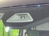 【セーフティパッケージ】走行中に前方の車両等を認識し、衝突しそうな時は警報とブレーキで衝突回避と被害軽減をアシスト。より安全にドライブをお楽しみいただけます。