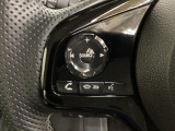 ステアリングスイッチがついていますので、オーディオのチャンネル変更、ボリューム、ジャンル変更が操作可能です。ハンドルから手を離さず安全に操作できます。