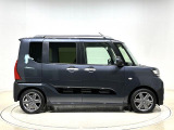 ドアは約90度に開くので荷物も積み込みやすく、乗り降りもしやすい♪ アウトドアで楽しく快適に過ごせる工夫がいっぱいです♪♪