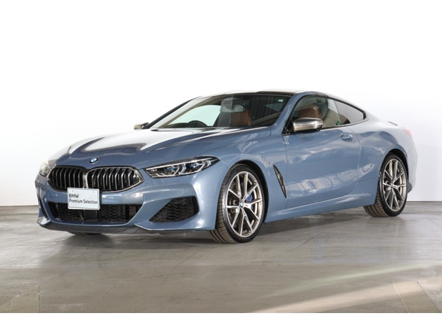 8シリーズM850i xドライブ 4WD