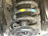 お車を安心してお乗りいただく為には、足回りの定期点検が欠かせません。サービスサポート(有償保証)では無料点検もご提供しており、安心のカーライフをお過ごしいただけるサポート体制が整っています。
