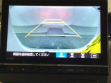 バックでの車庫入れも安心です! リアカメラが付いているバックモニター付のナビを装備しております。操作線もついており距離感も画面から確認できます。