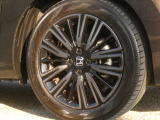 アルミホイール装着車です!これで足元まわりもおしゃれにきまります!