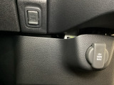 アクセサリーソケットはUSBのアダプターなどをつければ、スマホの充電にも使えます。
