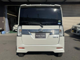 自社認証工場を完備しておりますので、納車前の車検・整備や、アフターメンテナスもばっちりですので、安心して当社にお任せ下さい。また、当社にて車輌ご成約のお客様はオイル交換永久無料のサービス付きです!