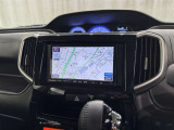 ナビゲーション付です。 ナビがあると便利、ラクラク何処でもいけます。 ナビが有るのと無いのとでは大きな違いですね。