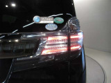 LEDテールライトです。省電力、高輝度のLEDは明るく照らすので夜間運転時の視認性を高めます。スタイリッシュな見た目で細かいところもこだわりたいあなたに!