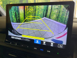 【バックカメラ】駐車時に後方がリアルタイム映像で確認できます。大型商業施設や立体駐車場での駐車時や、夜間のバック時に大活躍!運転スキルに関わらず、今や必須となった装備のひとつです!
