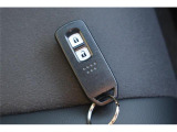 いまや必須のスマートキーも装備!施錠、解錠、エンジンスタートも身につけているだけで可能です!