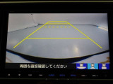 バックガイドモニターで、後方を確認しながら安心して駐車することができます。運転初心者も熟練者も必須の機能ですよ!