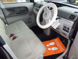 ☆ベンチシートで運転席シート等綺麗です!タバコ臭有りません^^