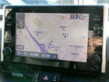 純正ナビを装備。タッチパネル式で使いやすく、お出かけもラクラクです。
