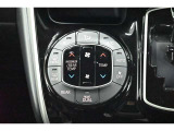 左右独立温度コントロールフルオートエアコンです。運転席、助手席それぞれで独立して温度設定ができます。冷え性の方が乗っても安心ですね♪