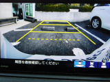 後退や車庫入れ時に安心のバックカメラ付き!夜間や雨天などの視界の悪いシーンでも視えて安心ですね♪