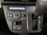 オートエアコンで操作も簡単です♪寒い冬も暑い夏でも車内快適!