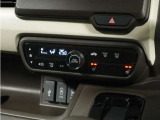 ◆オートエアコン装備◆ お好みの温度を設定をするだけで、後は、自動で風量を調節してくれます!快適にドライブが楽しめます。