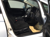 フィット感のあるシート。身体をしっかりと支えてくれるので、長時間の運転も快適にサポートしてくれます。